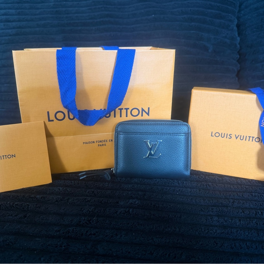 Louis Vuitton Lockme Zippy Coin Pouch Noir